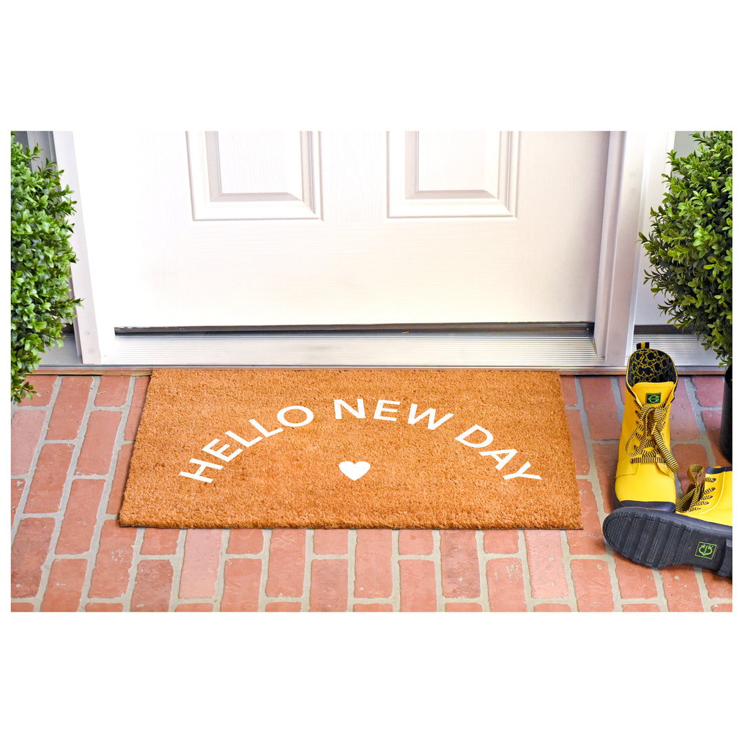 Hello New Day White Doormat White / 17"x29"